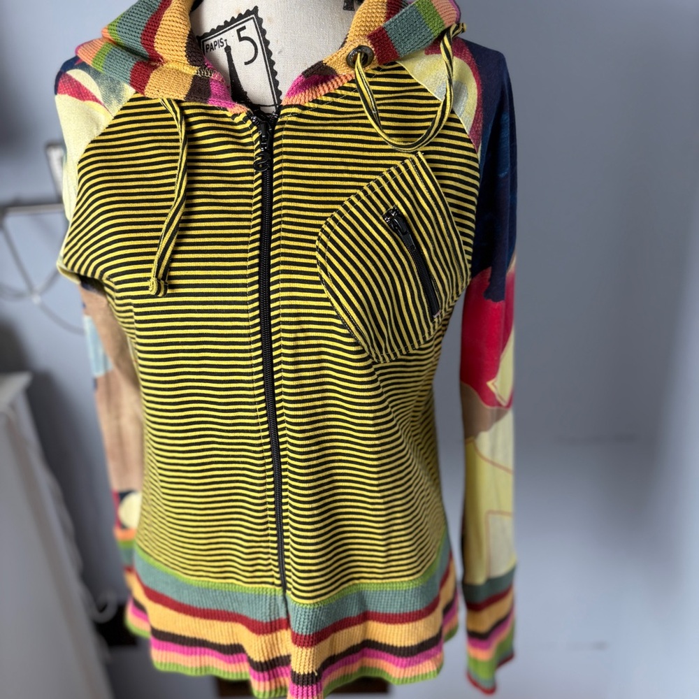 Women’s Desiguab Multi Color Striped Zip Up Sweater/Hoodie